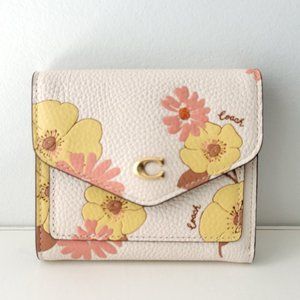 $134 *NEW* COACH Logo Wyn Floral Print Small Leather Wallet